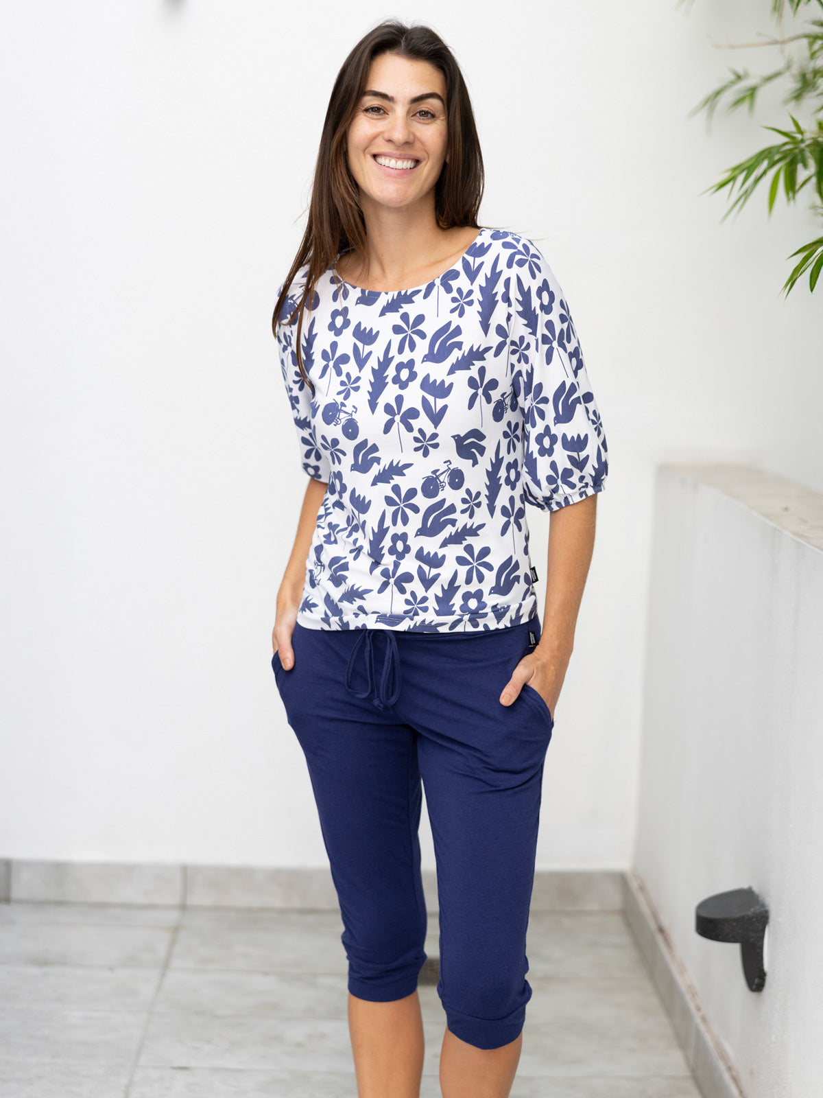 Message Factory Daisy Crop in color || Blue