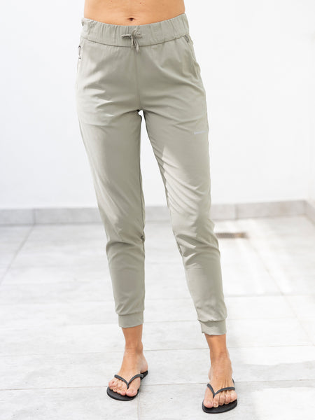 Patagonia Terrebonne Hiking Jogger in color || River Rock Green
